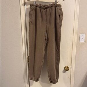 Gap women’s joggers. NWOT.